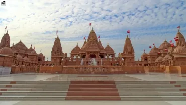 Nilkanth Dham Swaminarayan Temple - Poicha