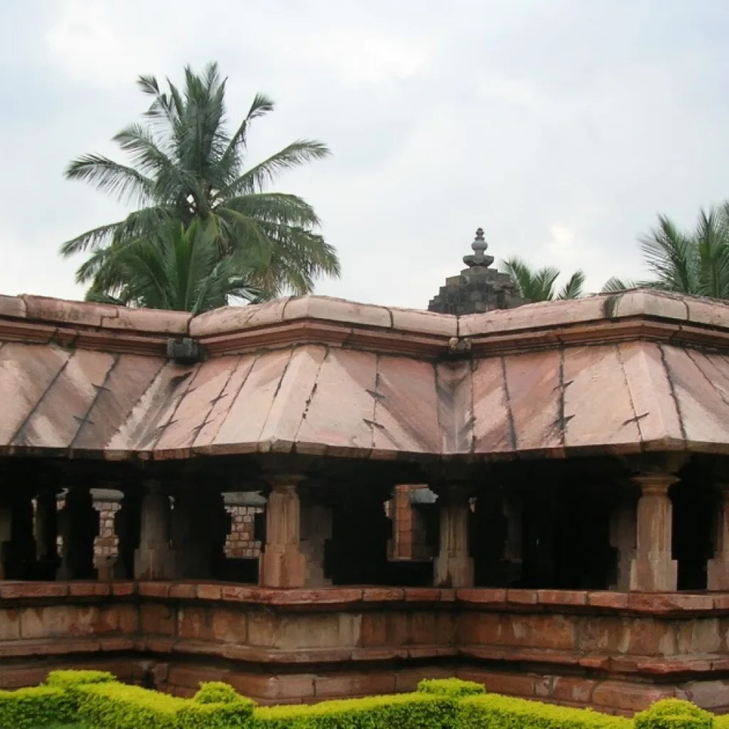 Hooli Panchalingeshwar Temple