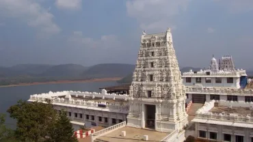 Sri Veera Venkata Sathyanarayana Swamy - Annavaram