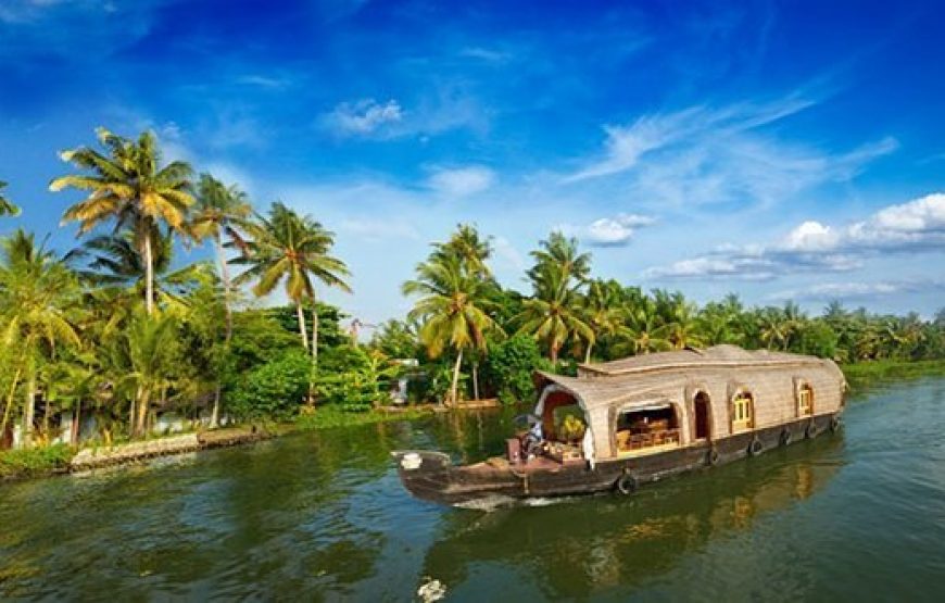 Munnar Thekkady Kumarakom Alleppey Backwaters Package from Bengaluru