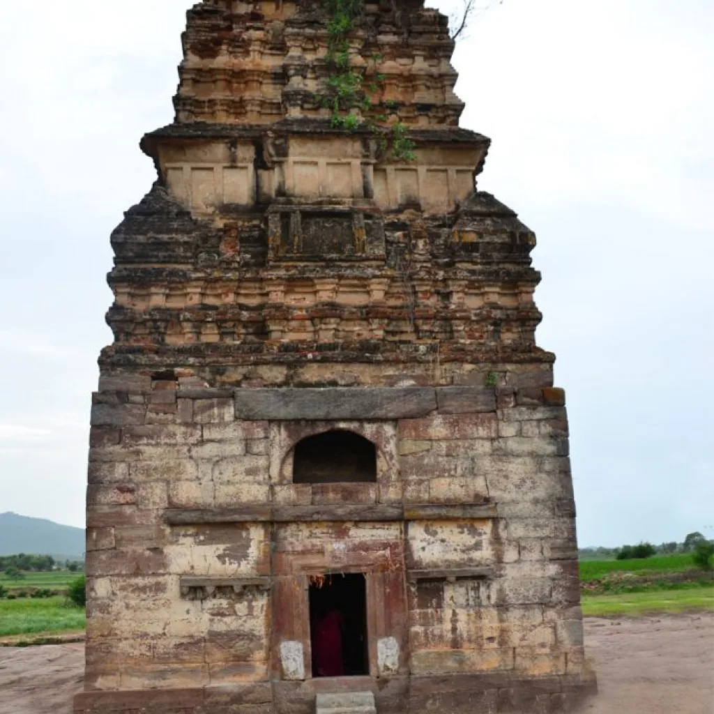 Nainpakatemple